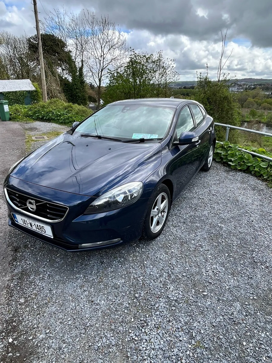 Volvo v 40 automatic diesel - Image 1