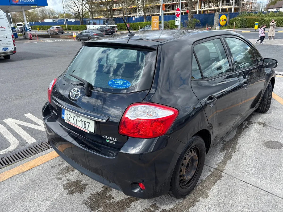 Toyota Auris - Image 2