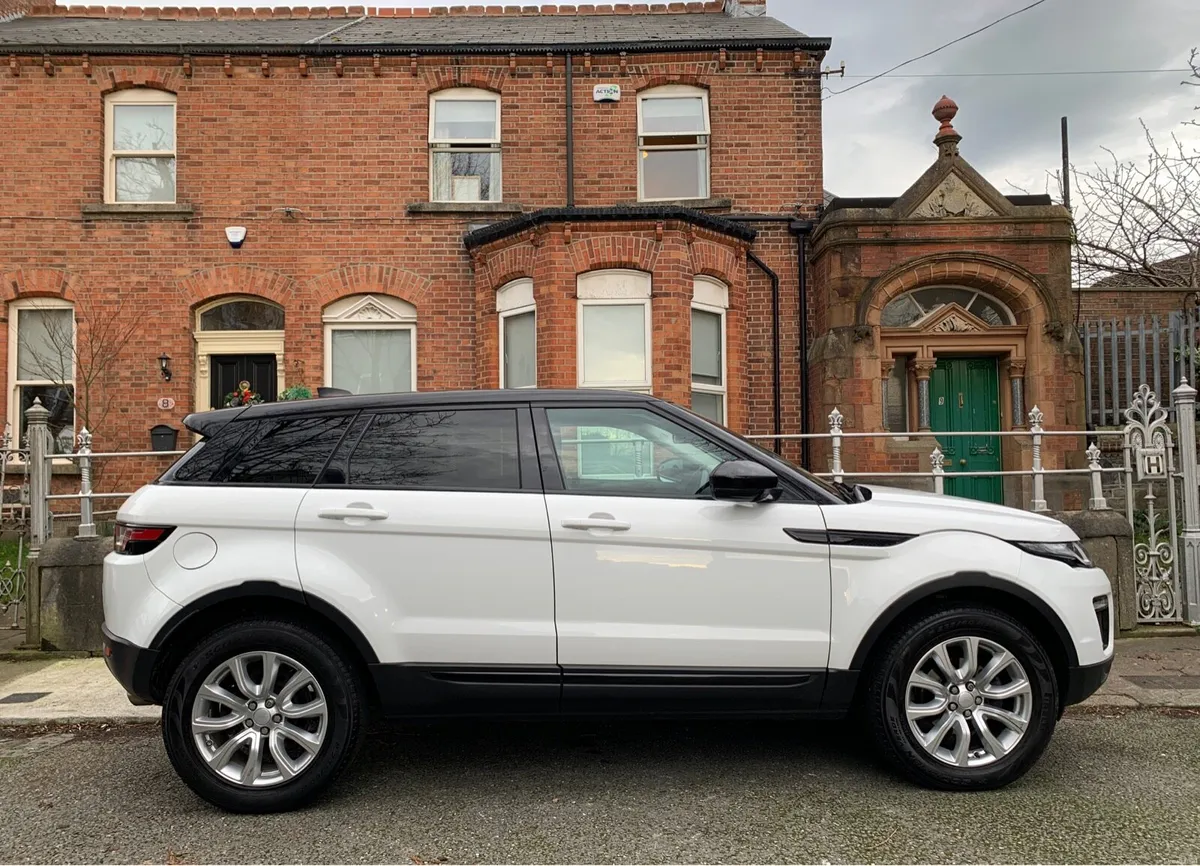 Land Rover Range Rover Evoque SE TECH ED4 - Image 1