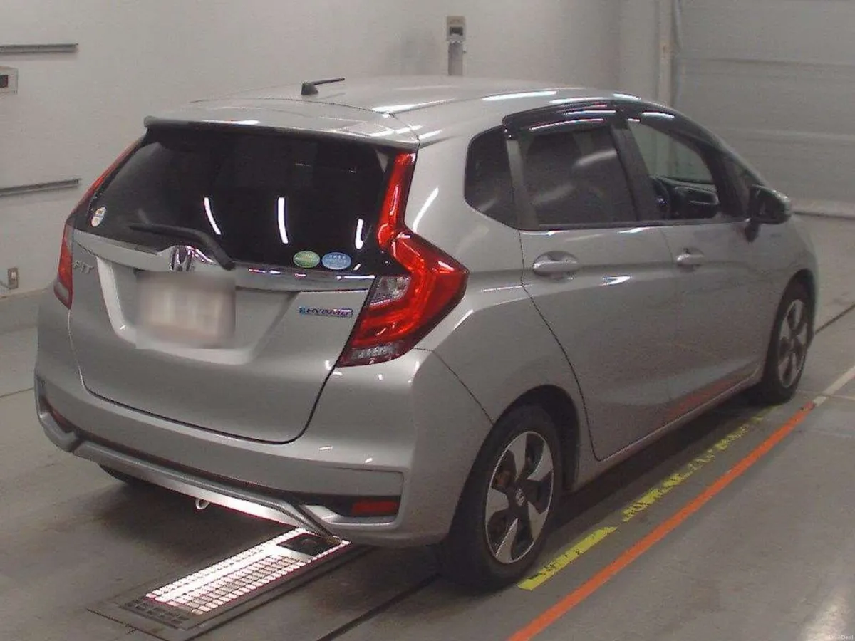 182 Honda Fit Hybrid immaculate condition - Image 2