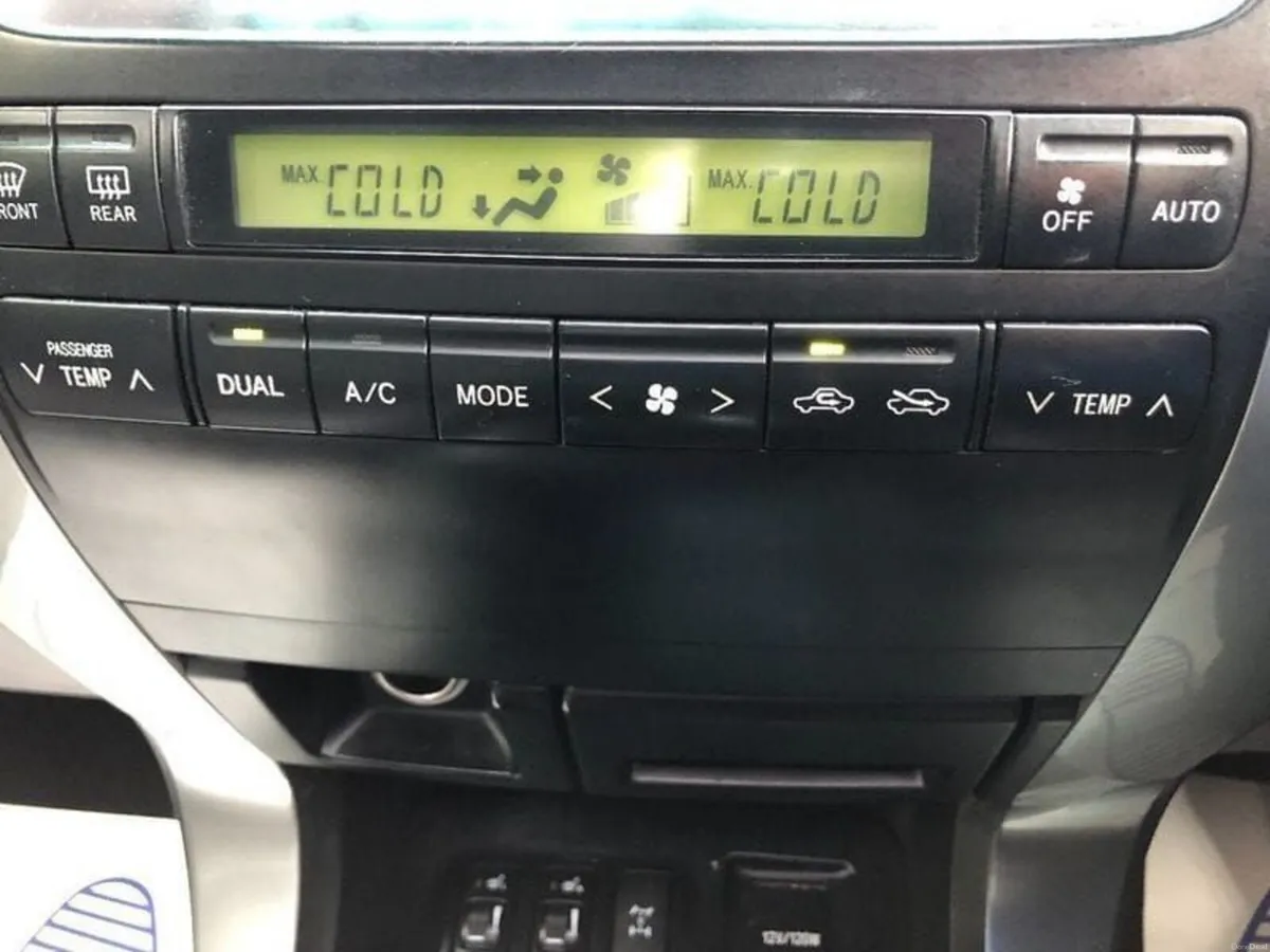 Toyota Land Cruiser 2009 - Image 3