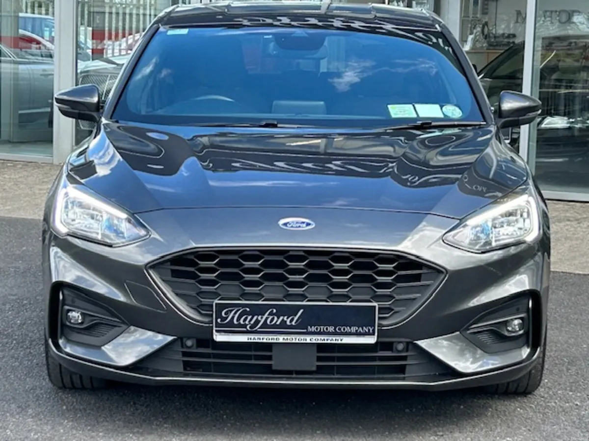 Ford Focus ST-Line Automatic Hatchback - Image 4