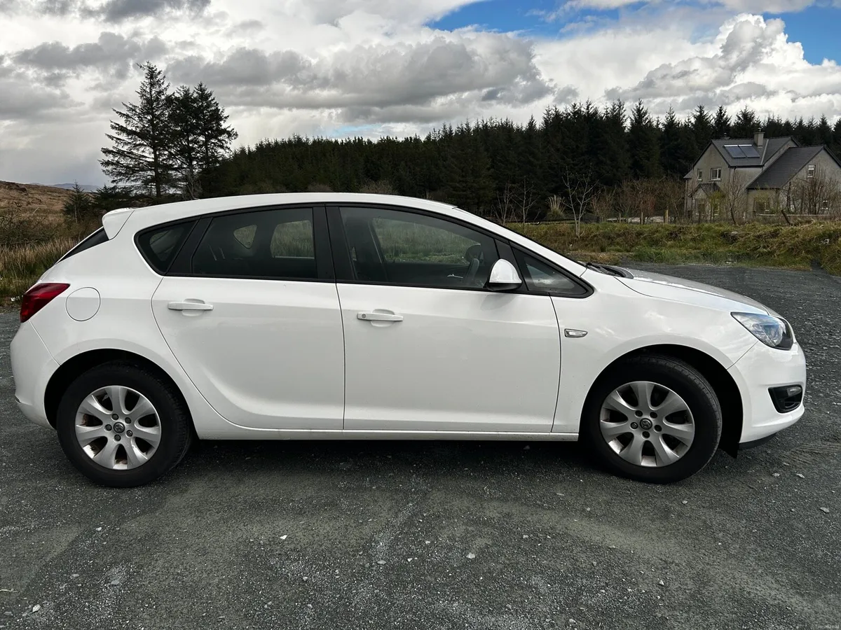 Vauxhall Astra - Image 2