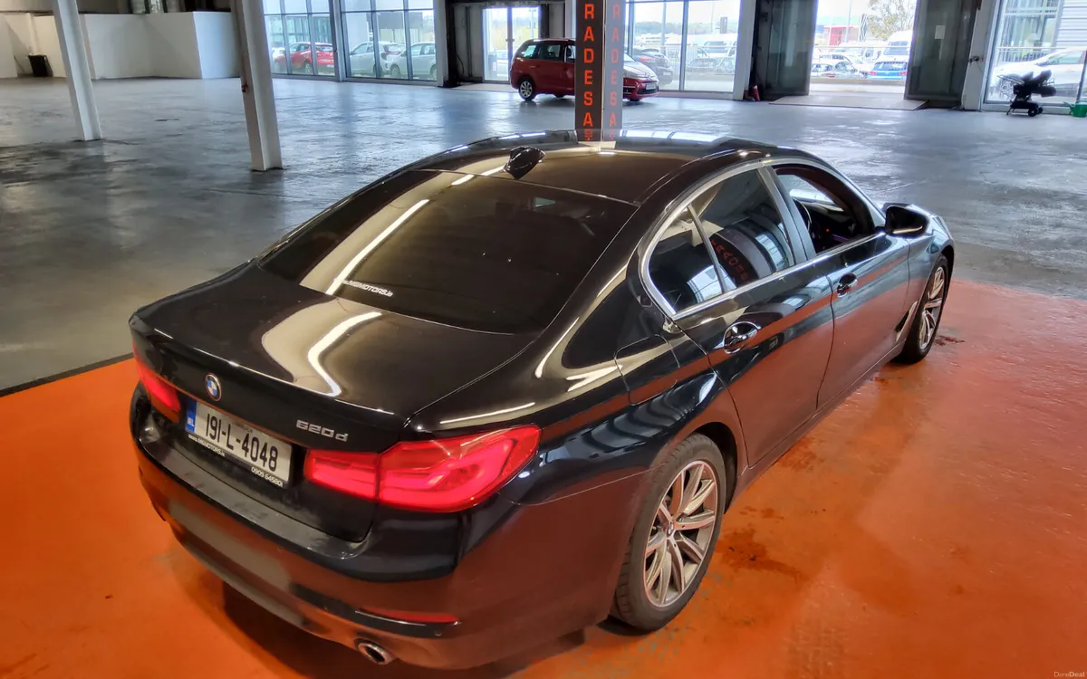 BMW 5-Series 2019 - Image 3