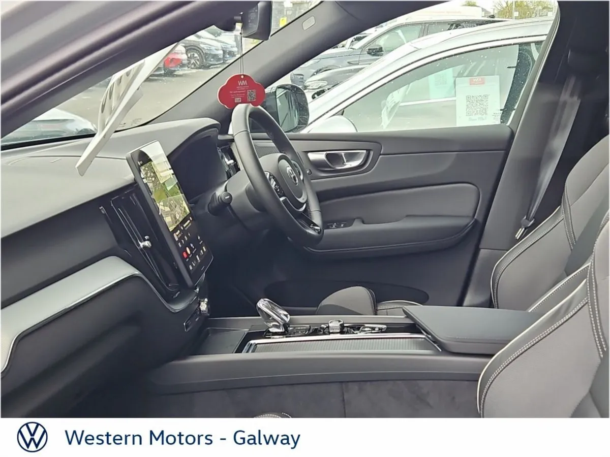 Volvo XC60 Plus Black Edition  Recharge T6 350 253 - Image 4
