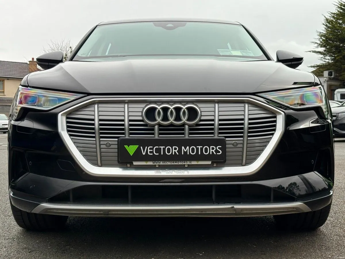 Audi e-tron 50 TECHNIK 22" ALLOYS QUATTRO BLACK LE - Image 3