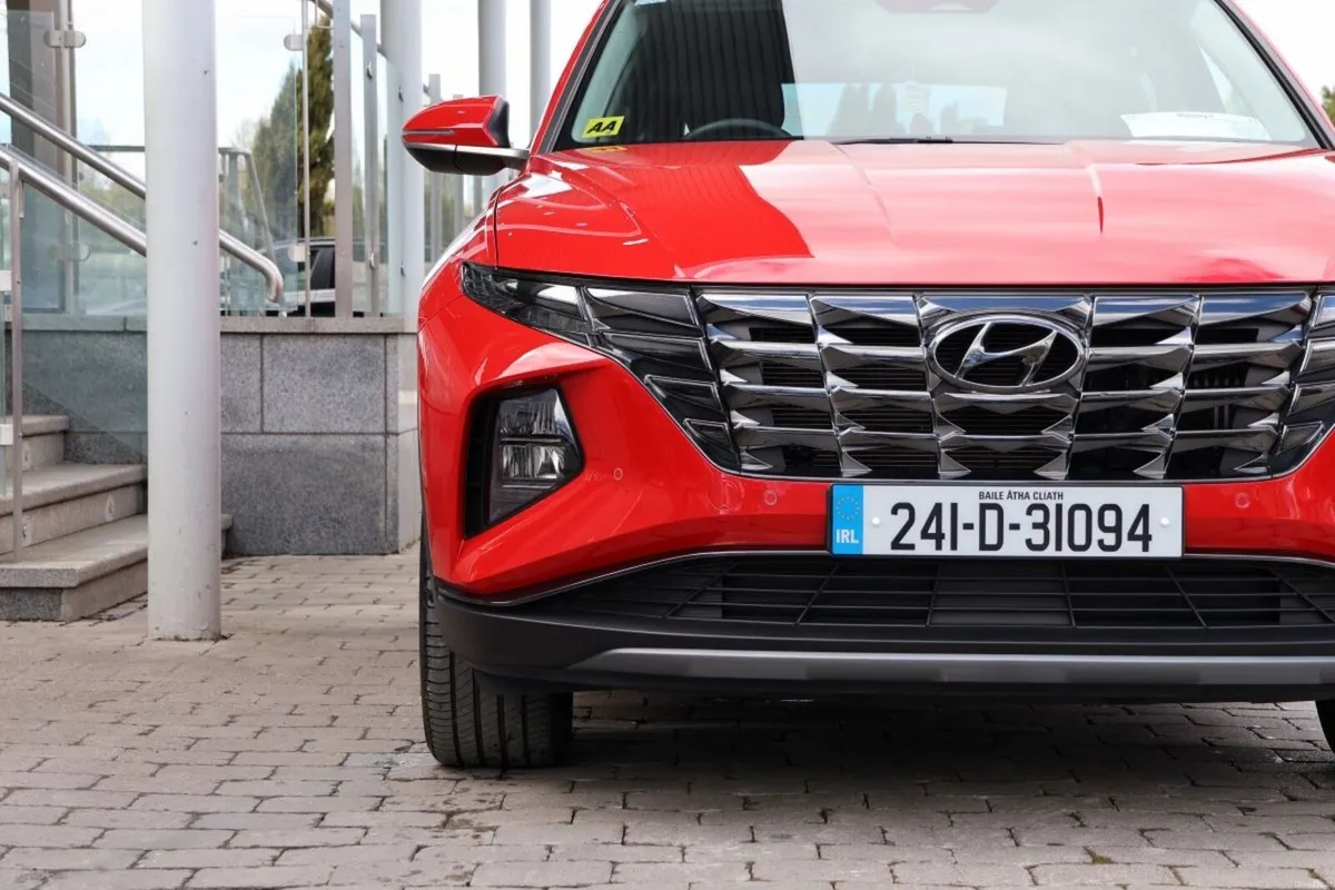 Hyundai Tucson 2WD Executive Plus HEV STG Auto - Image 3