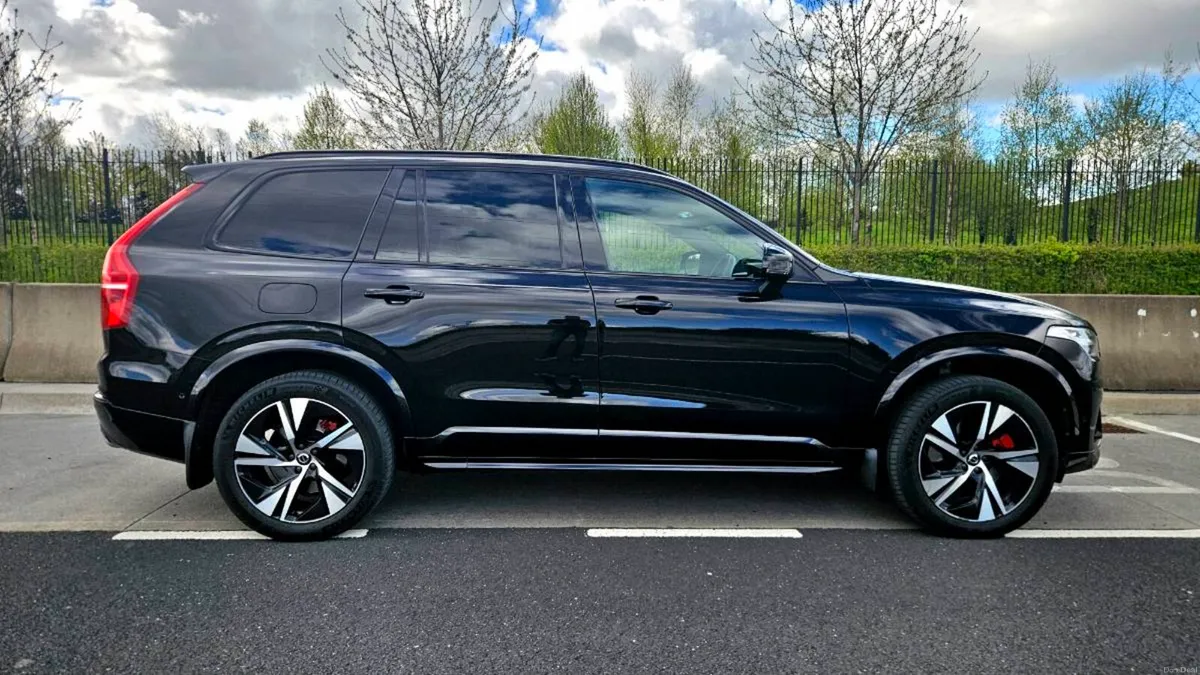 Volvo XC90 R-Design T8 2020 (202) NOT IMPORTED! - Image 2