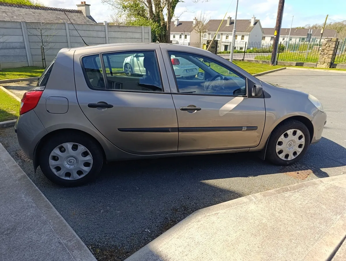Renault Clio 2009 (NCT 01/27) - Image 3