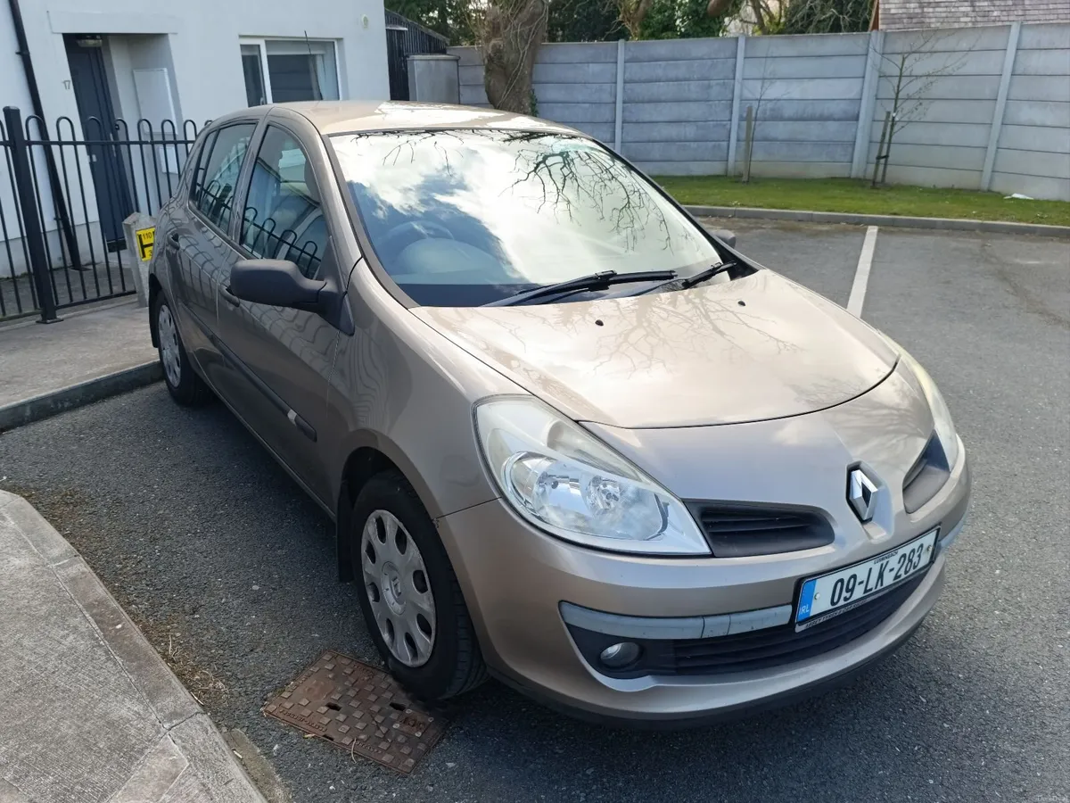 Renault Clio 2009 (NCT 01/27) - Image 2