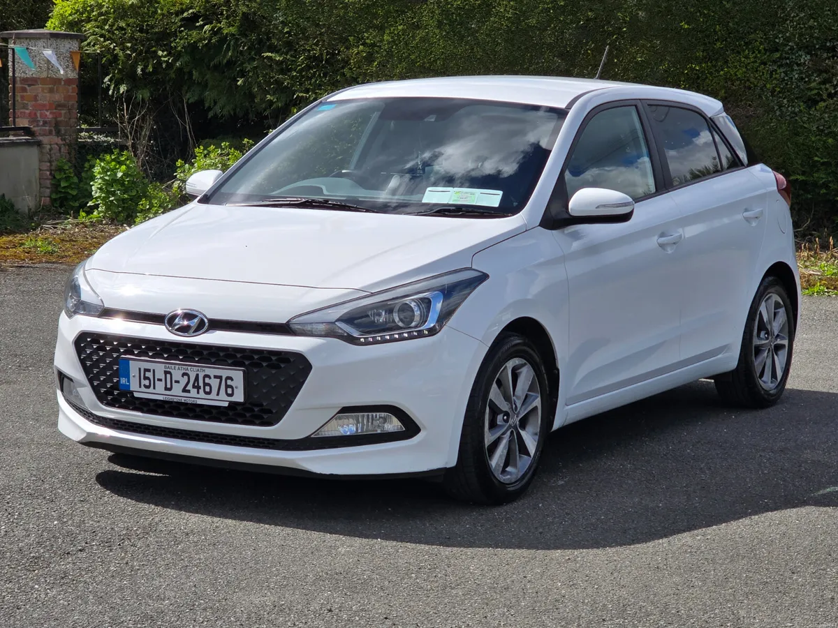 Hyundai i20 DELUXE - Image 3