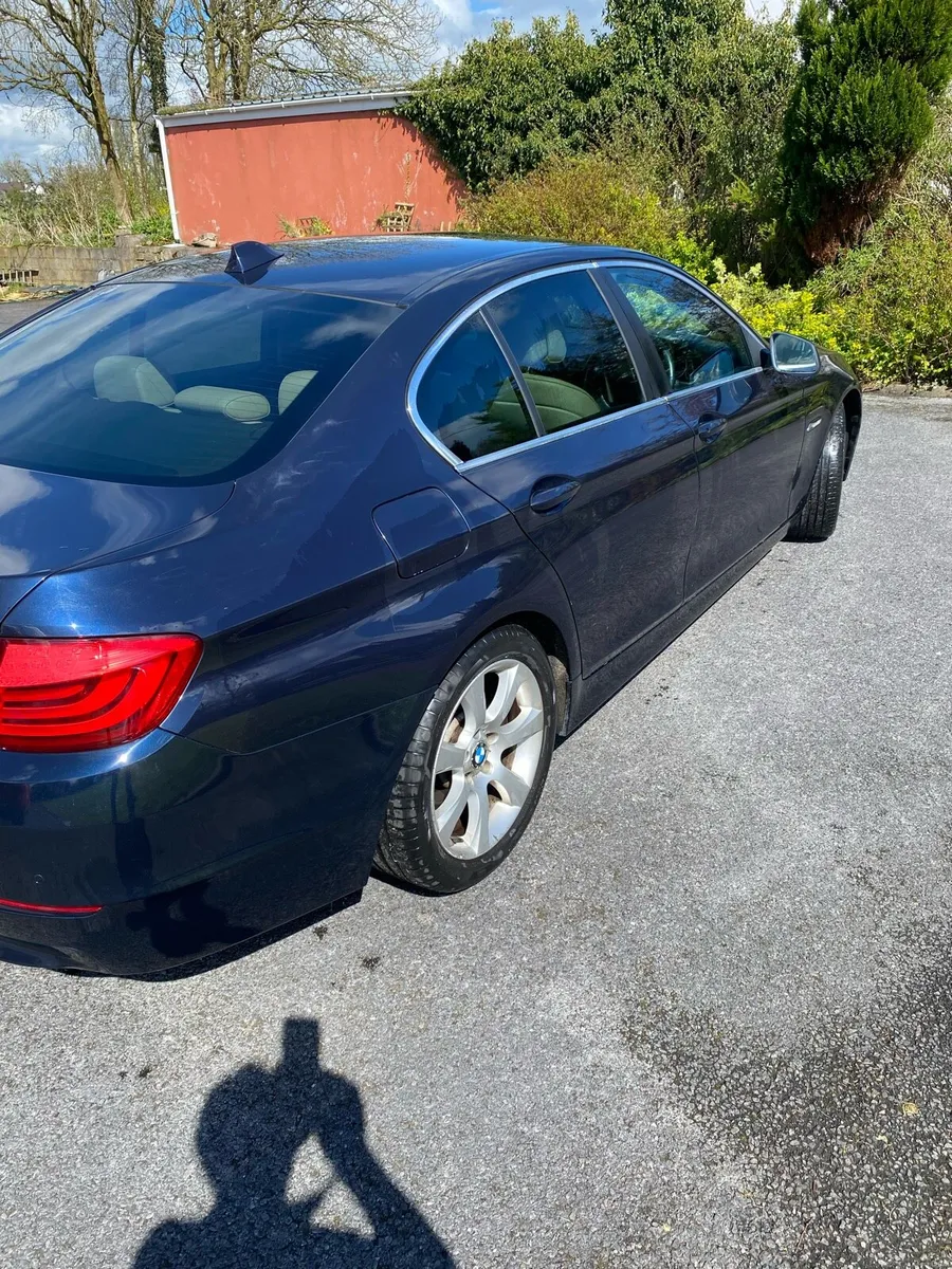 BMW  2011 520d se - Image 1