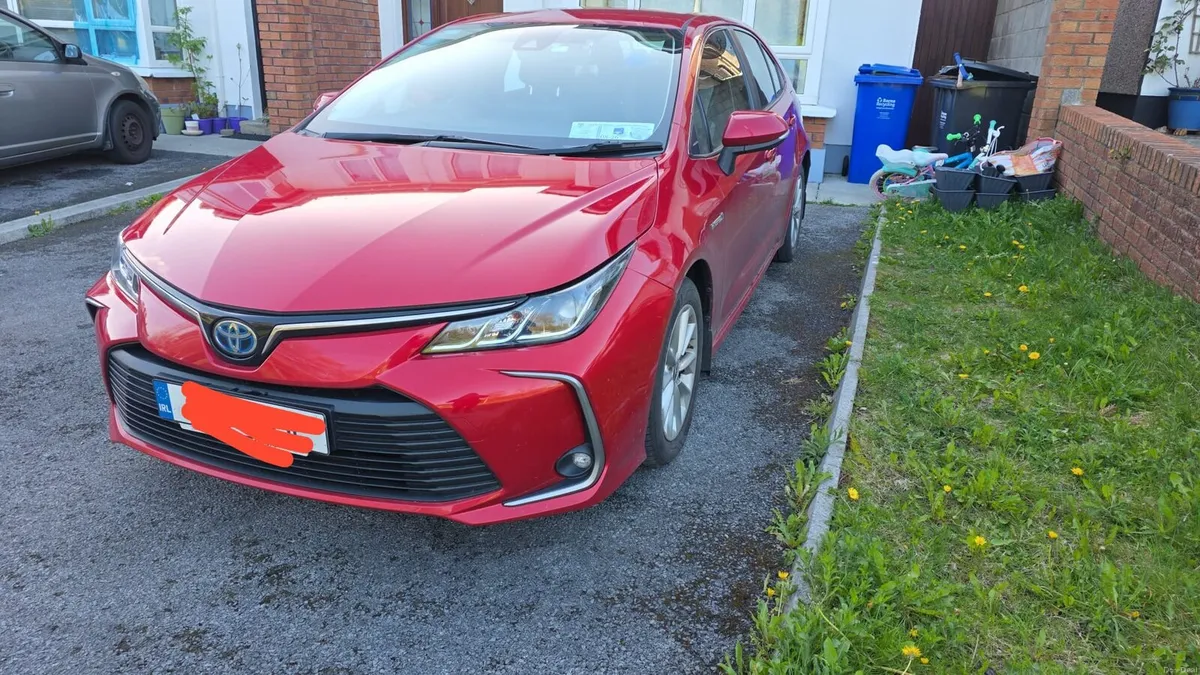 Toyota Corolla Saloon - Image 1