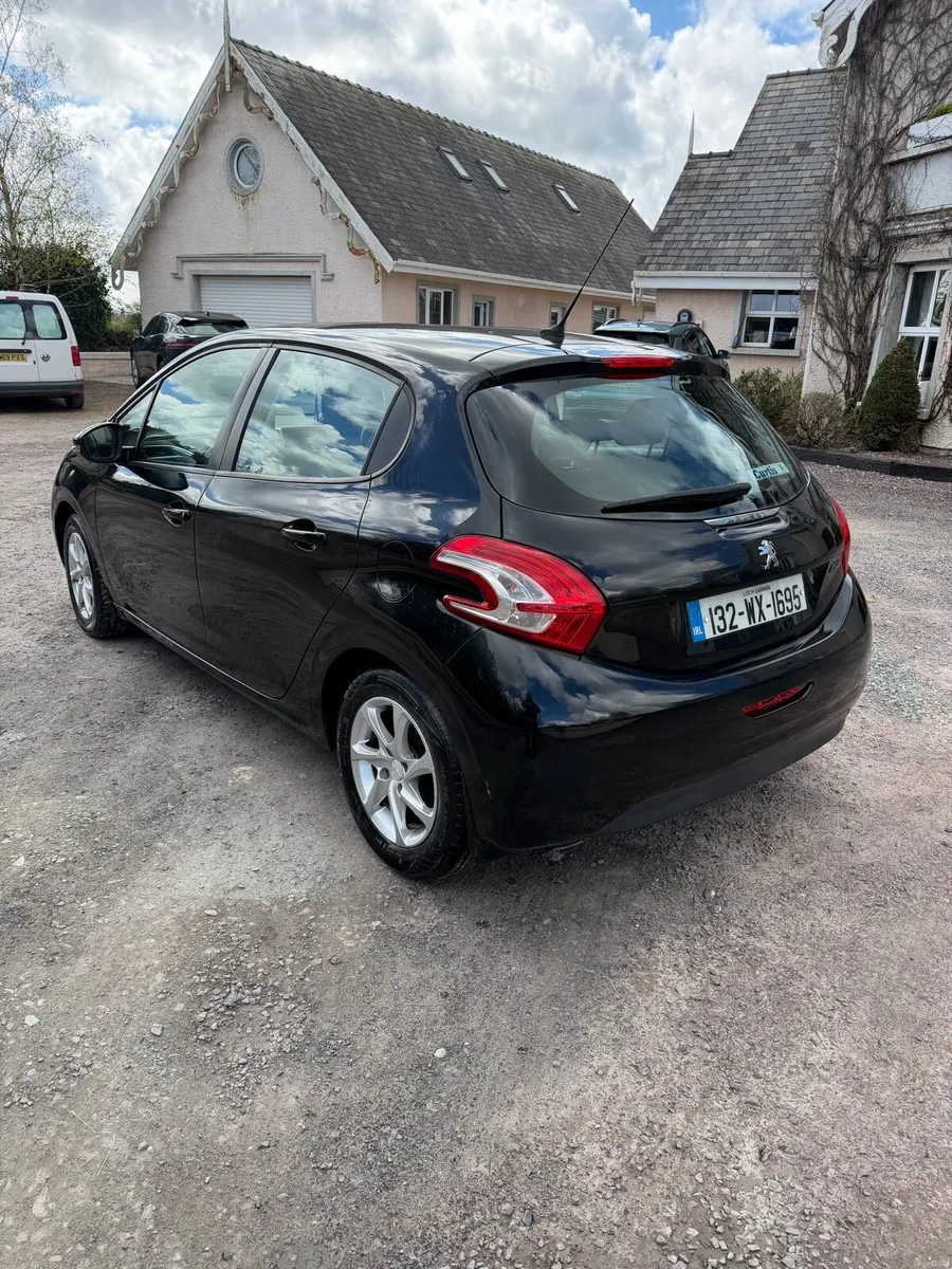 Peugeot 208 - Image 4