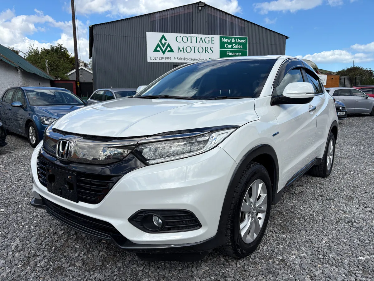 HONDA VESEL 1.5 AUTO PETROL HYBRID - Image 2