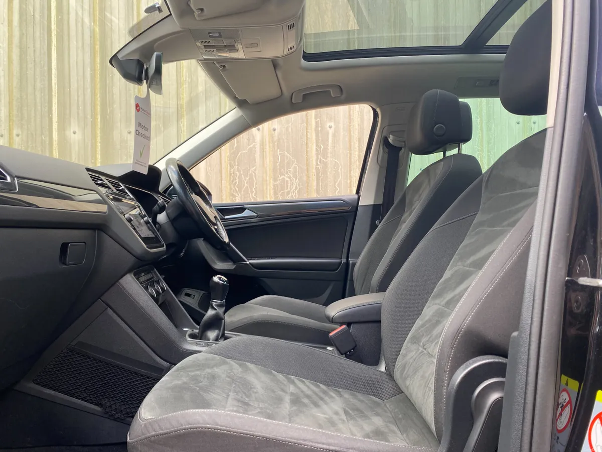 Volkswagen Tiguan 2018//2.0 TDI HIGHLINE//FINANCE/ - Image 4