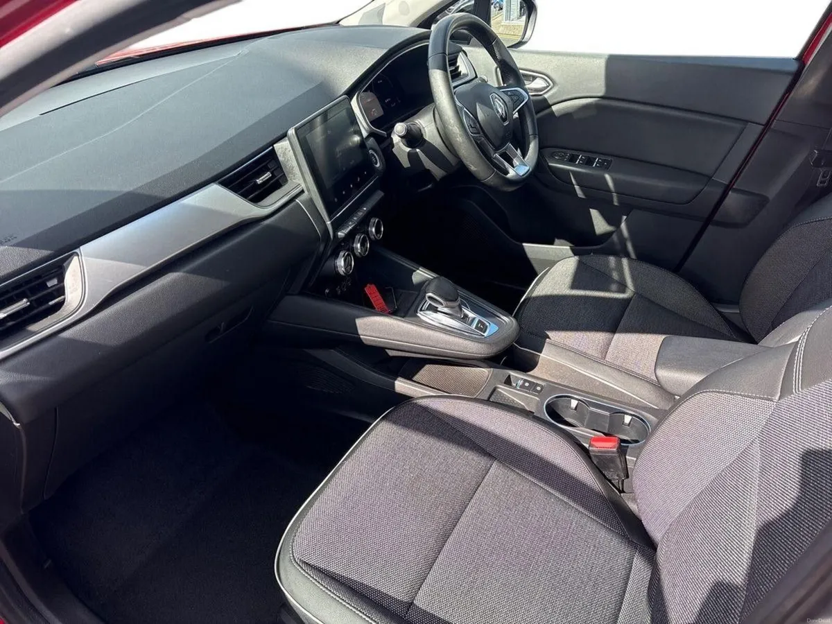 Renault Captur E-TECH Plug-in 160 Auto S-Edition - Image 4