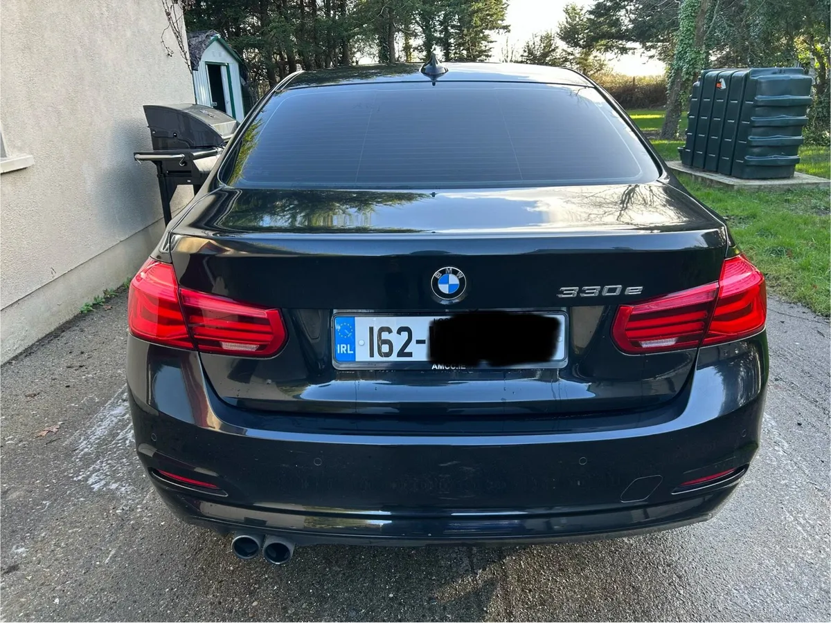 BMW 330e, nice specs - Image 2