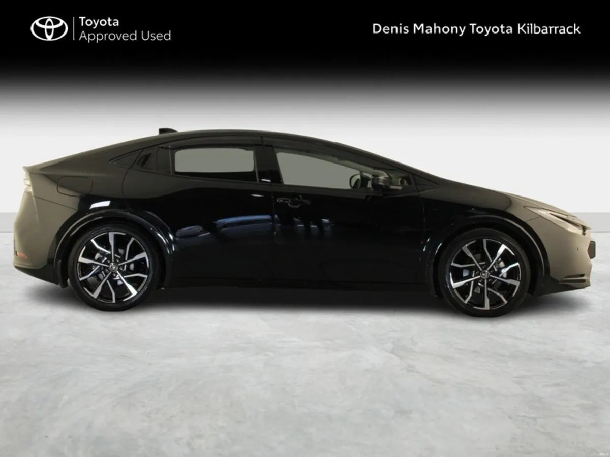 Toyota Prius PHEV - Image 3