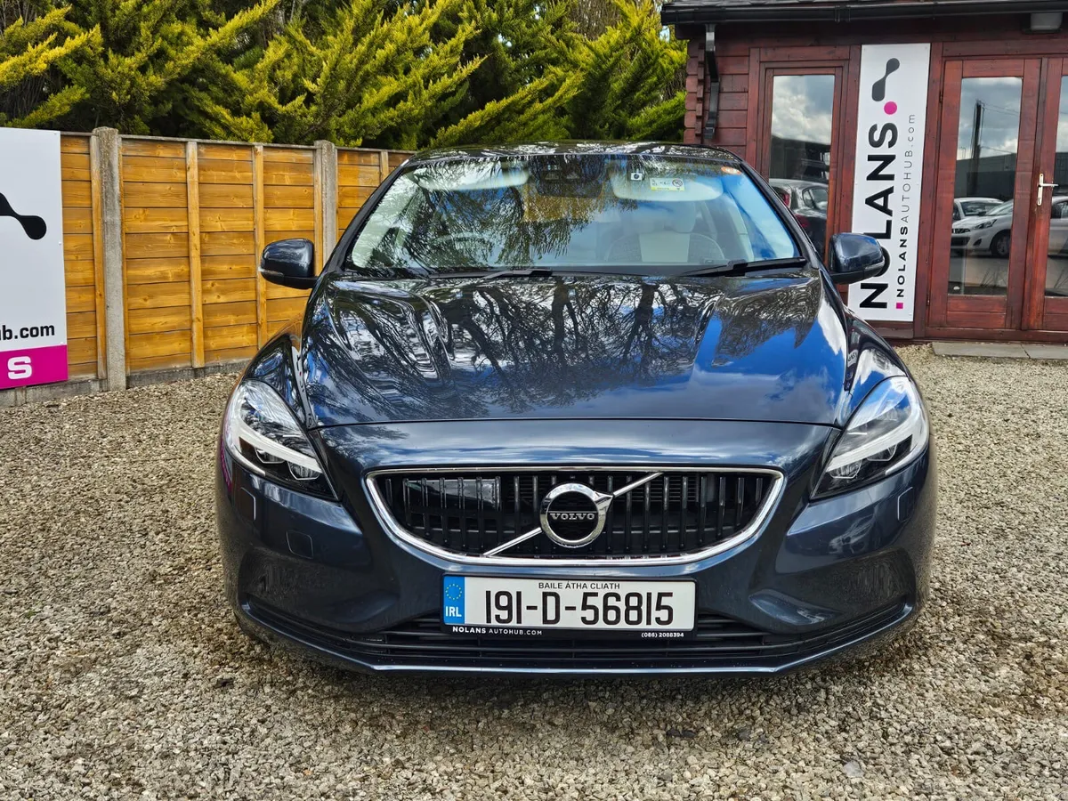 2019 Volvo V40 D4 2.0 DIESEL AUTO NEW NCT 04/28 - Image 3