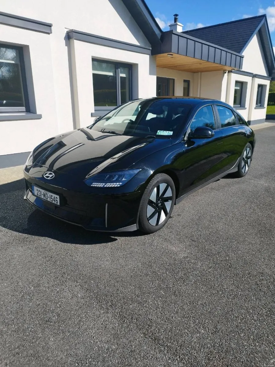 Hyundai Ioniq 6 Signature 77Kw - Image 1