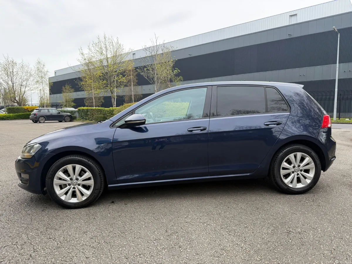 Volkswagen Golf 1.2 TSI DSG Trendline - Image 2