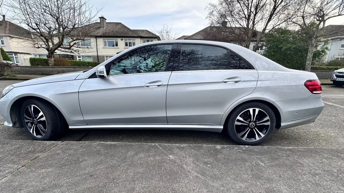 Mercedes-Benz E-Class 2014 - Image 4