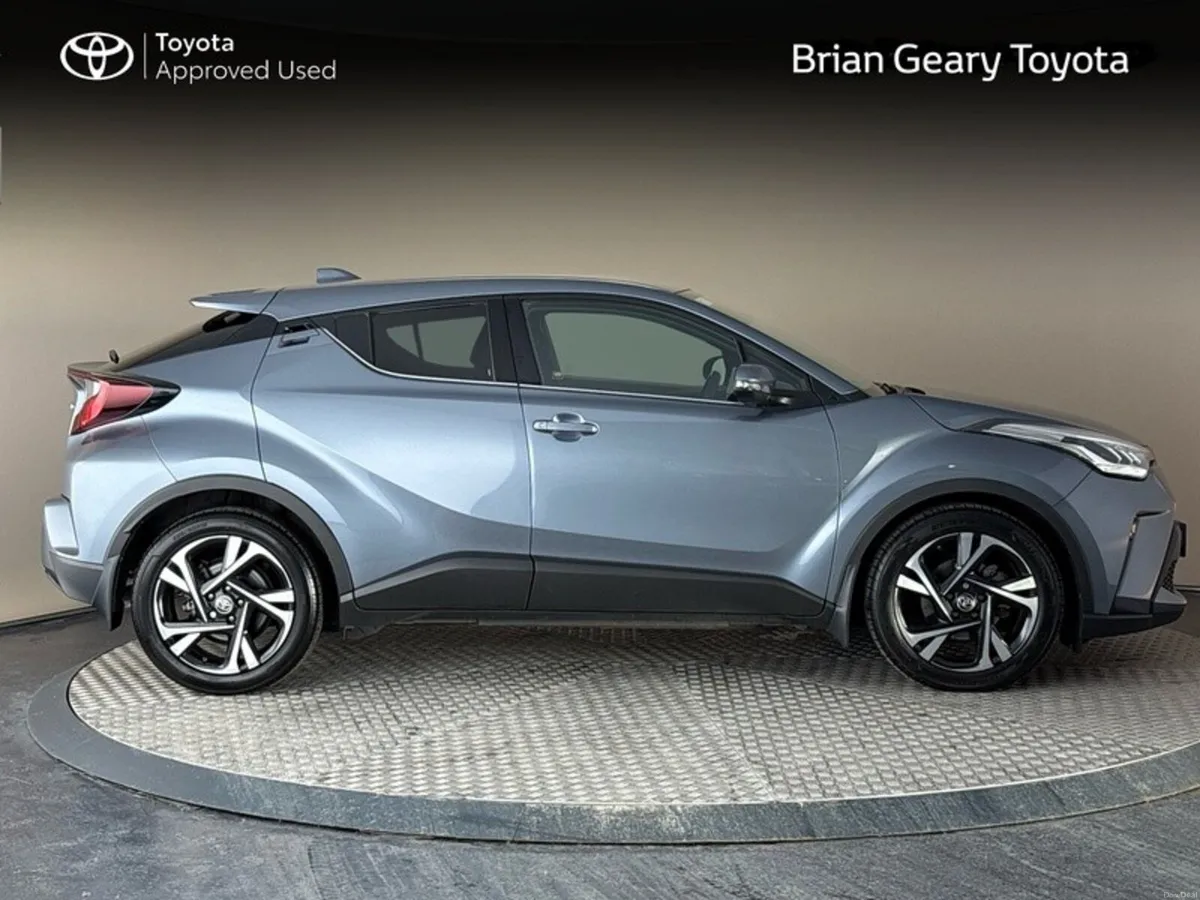 Toyota C-HR HYBRID SPORT - Image 3