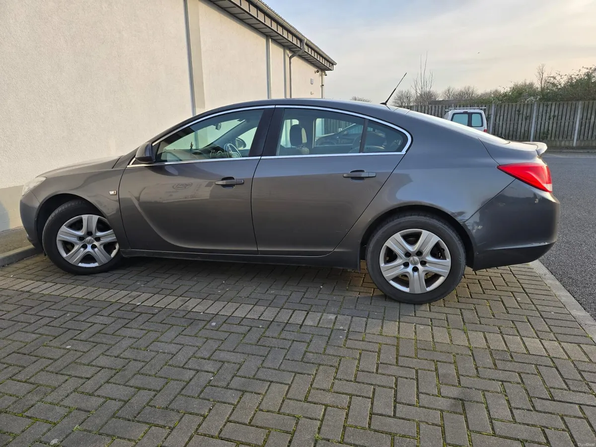 Opel insignia 2.0 diesel tax year nct year €1999 - Image 3