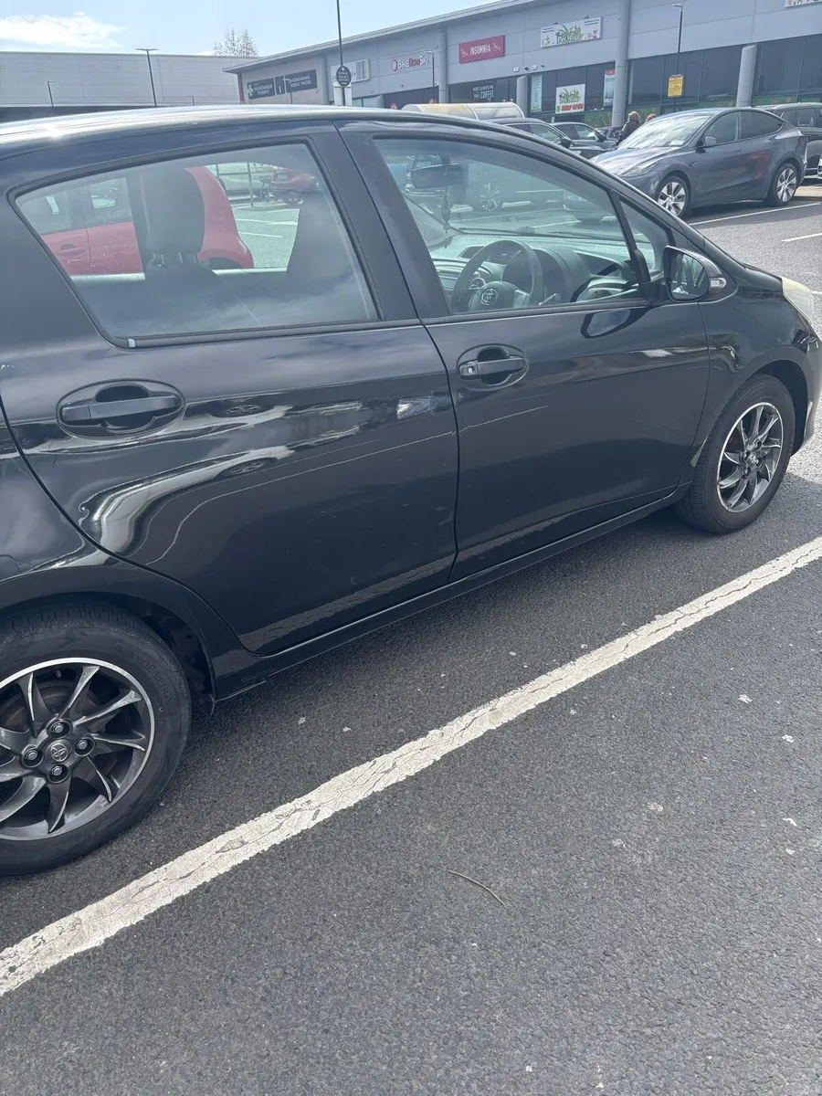 Toyota Yaris Sport - Image 4