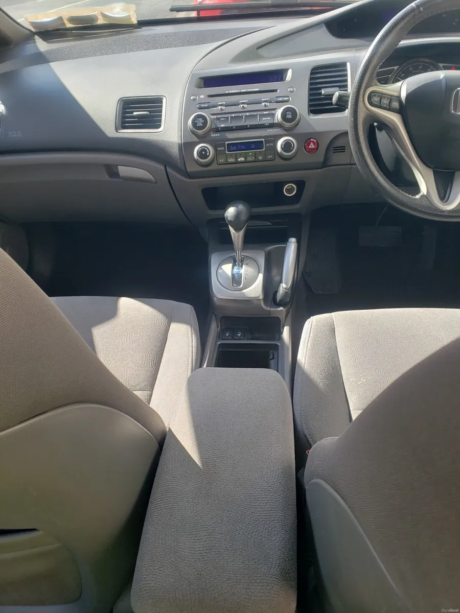 Honda Civic 2008 hybrid - Image 4