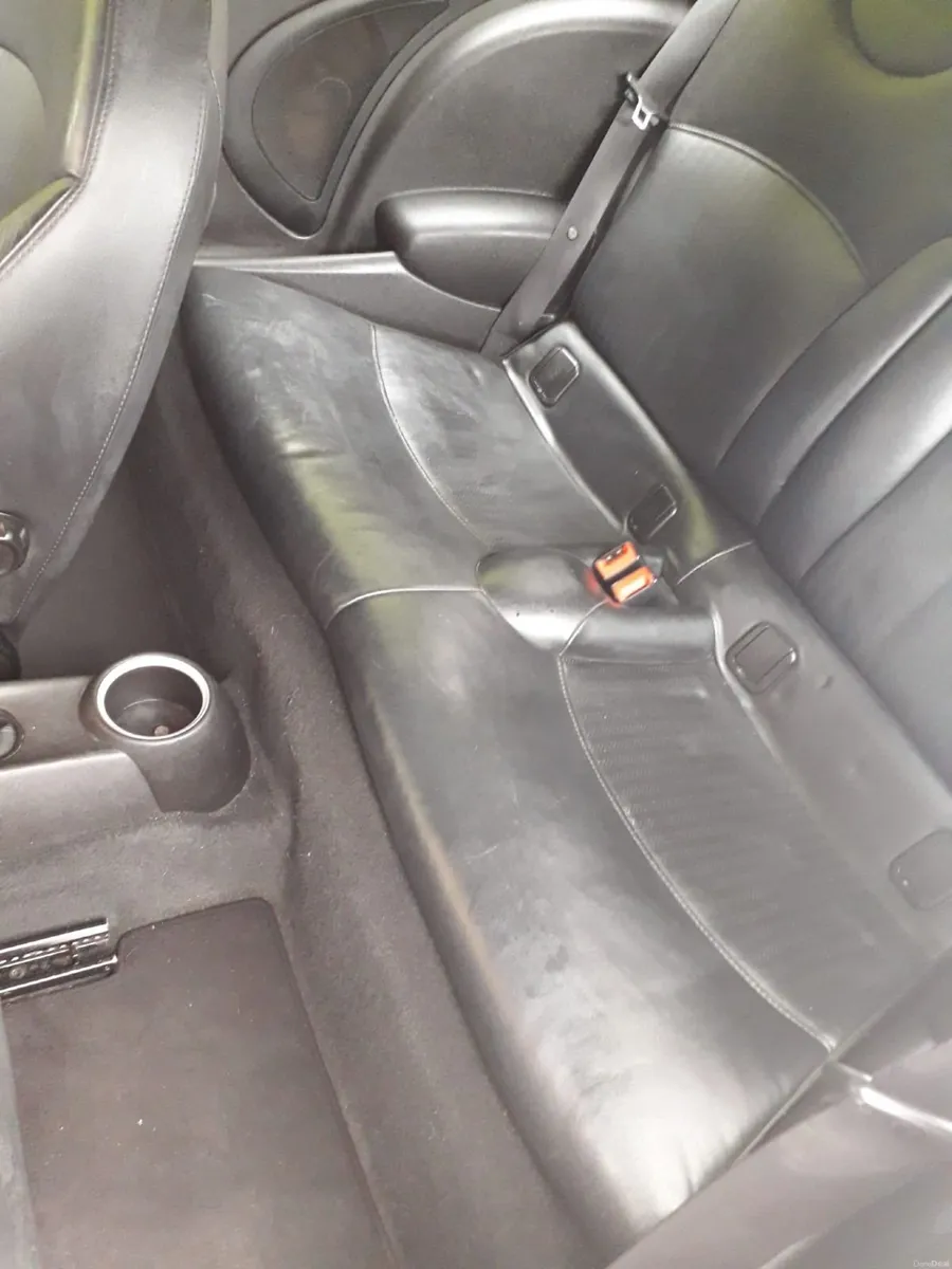 Mini Cooper 2010 - Image 2