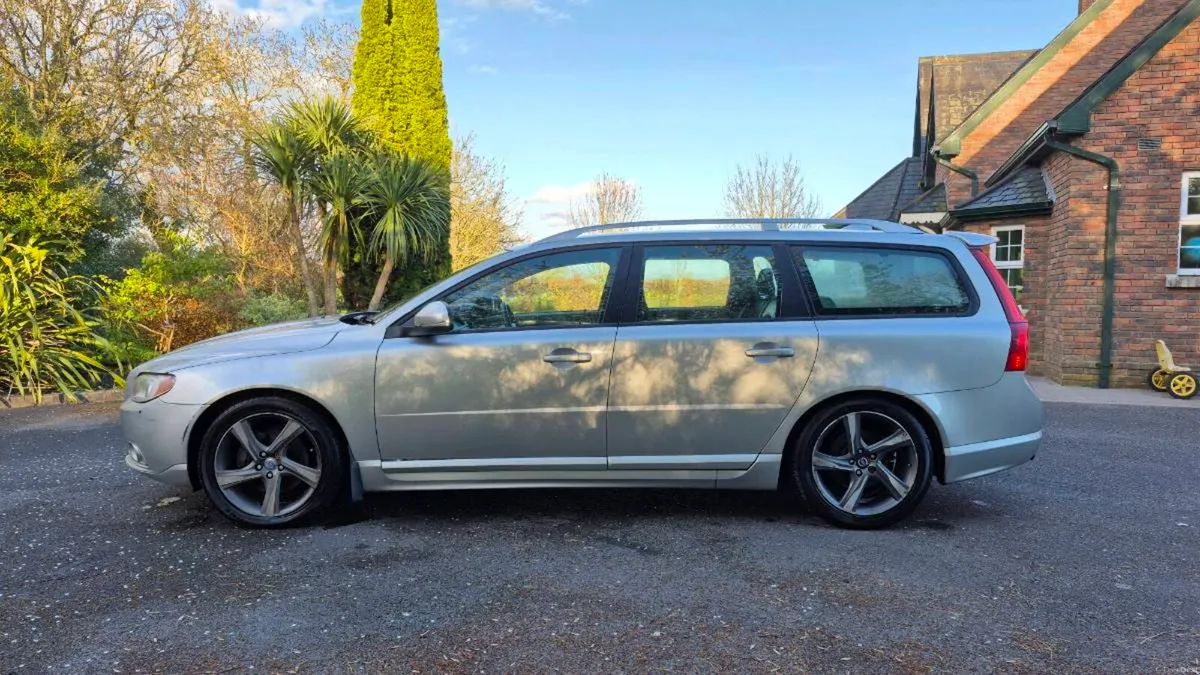 2012 Volvo V70 D3 R Design - Image 4