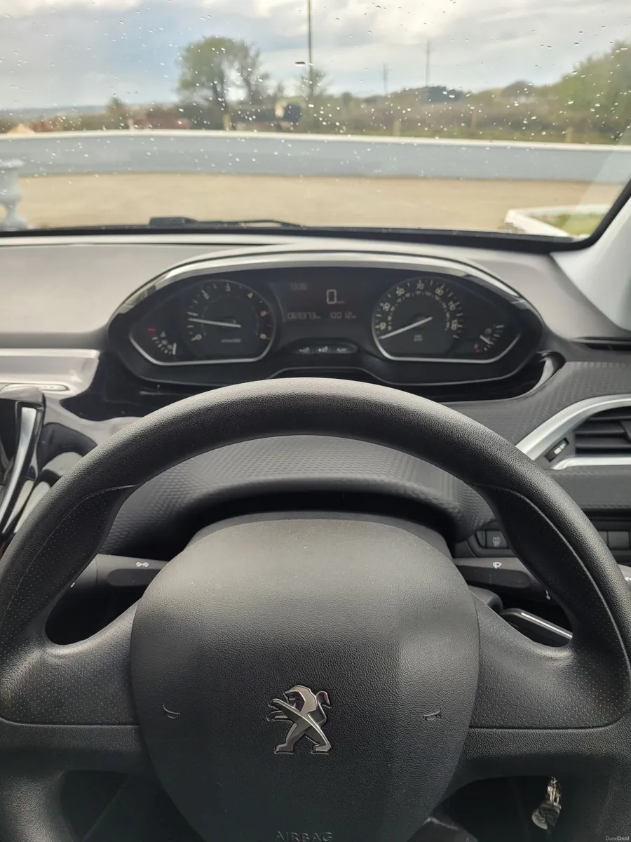 Peugeot 208 2017 - Image 4