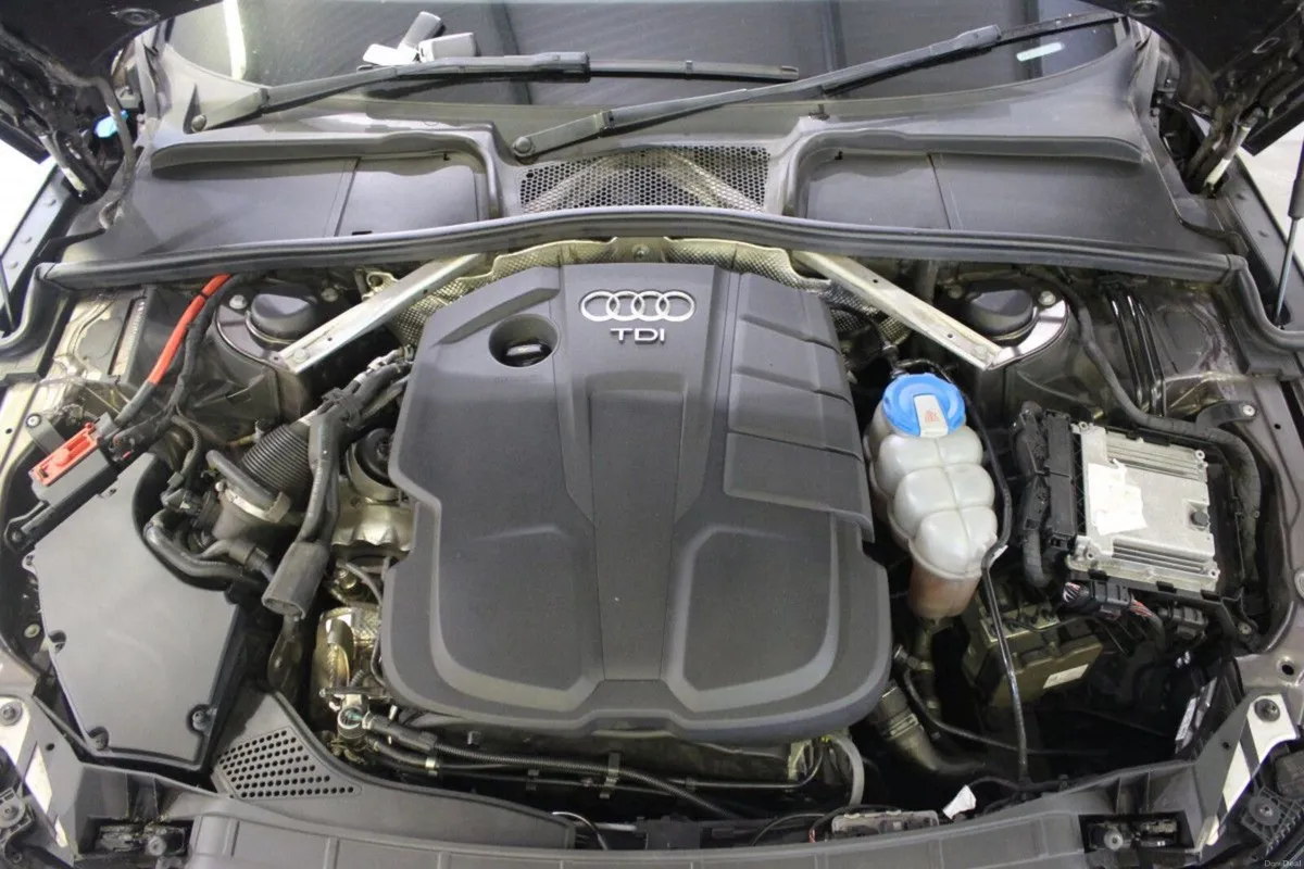 Audi A5 2.0TDI 190HP quattro S Tronic S-Line - TEN - Image 4