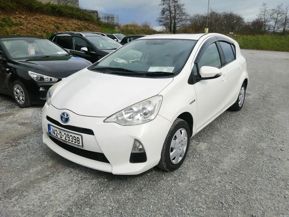 2014 Toyota Aqua - Image 2