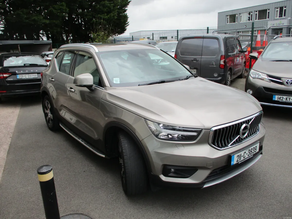 Volvo XC40 T2 INSCRIPTION 2021 - Image 3