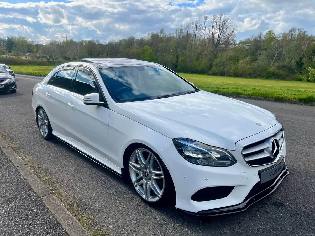 Mercedes-Benz E-Class 2015, pan roof, 19s, mint!! - Image 3