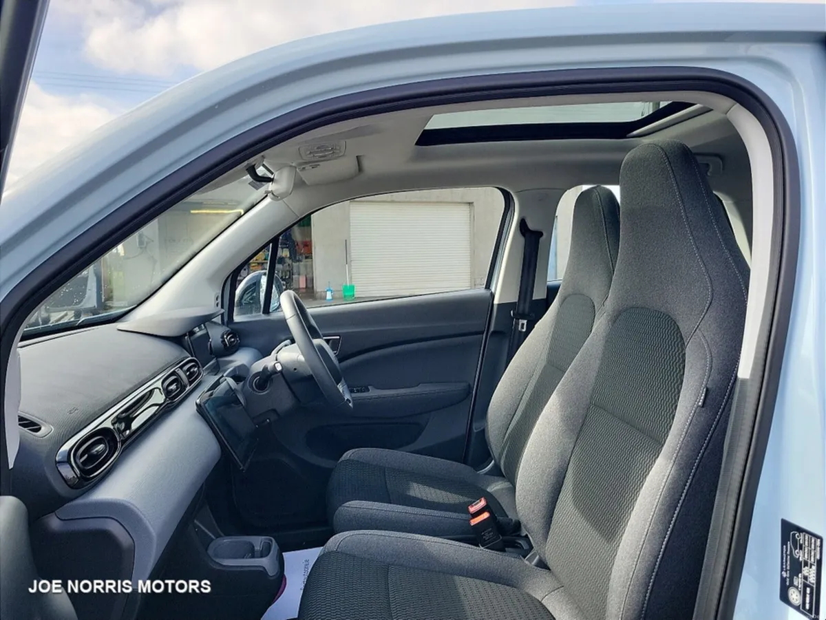 Leapmotor T03 DESIGN 5DR AUTO ELECTRIC DEMO - Image 3