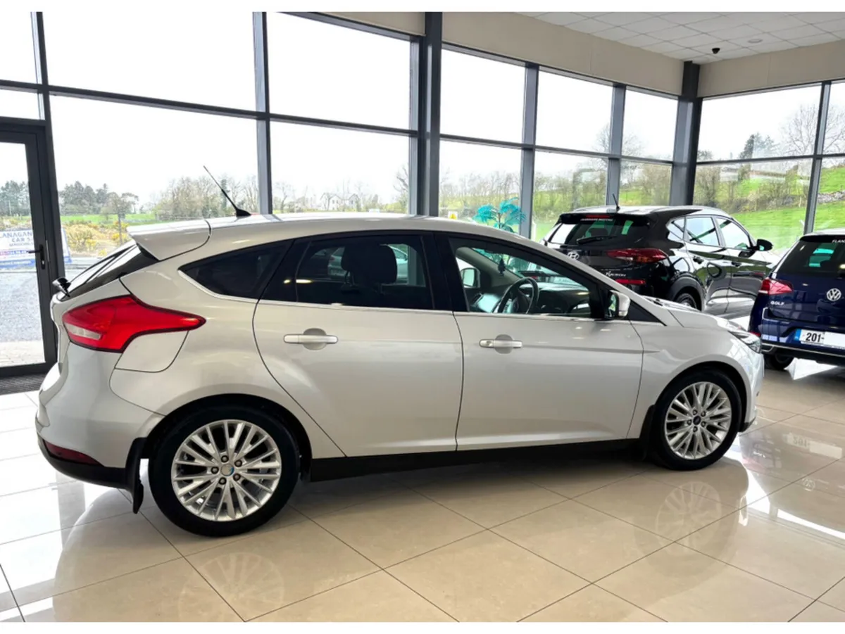 Ford Focus ZETEC 5DR 1.5 TD 95PS 6SPEED 5DR - Image 5