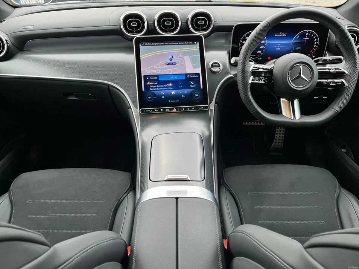 Mercedes-Benz GLC 300E Urban Edition/AMG Line 4Mat - Image 4