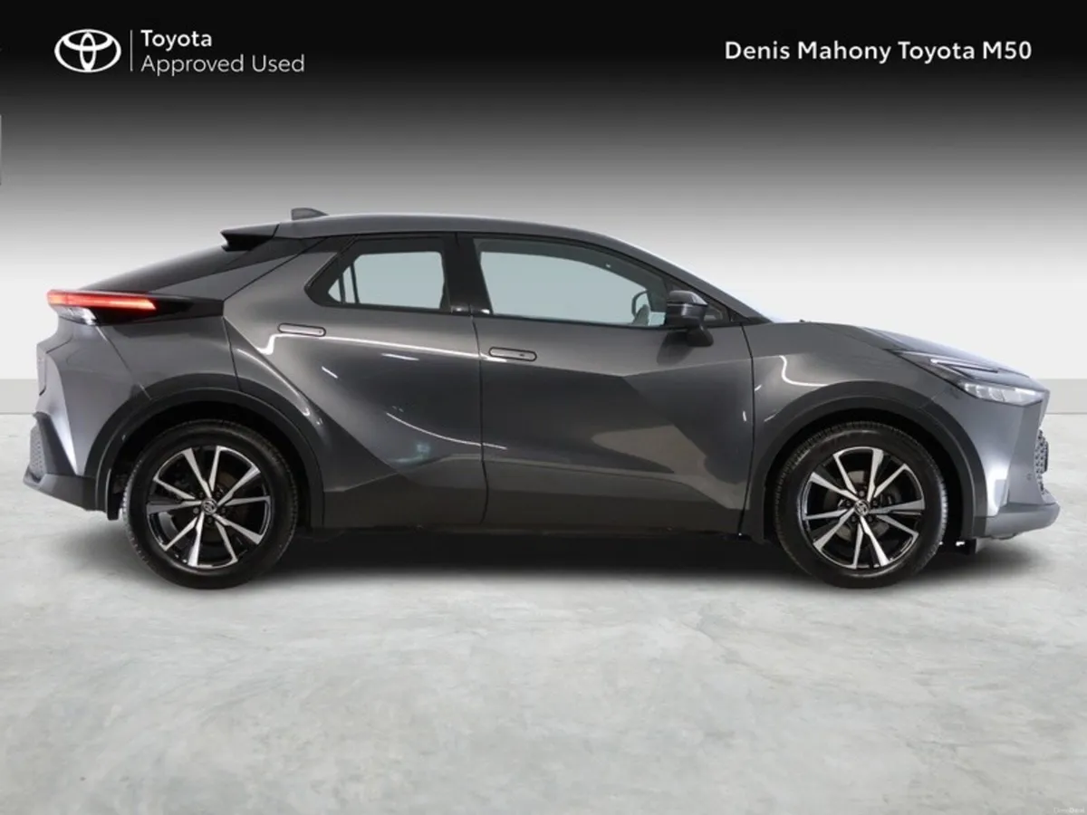 Toyota C-HR Sport Hybrid - Image 3