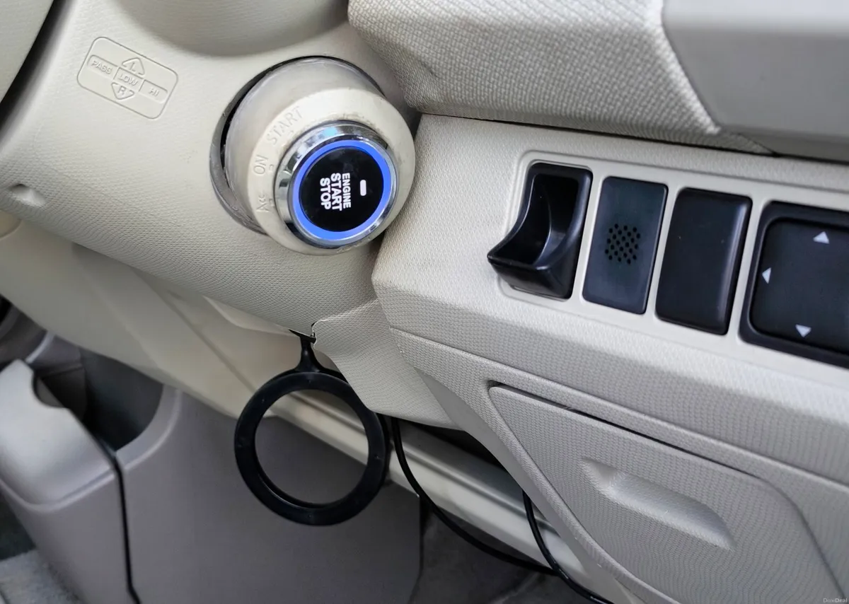 Nissan March / Micra Automatic 05/27 Nct - Image 4