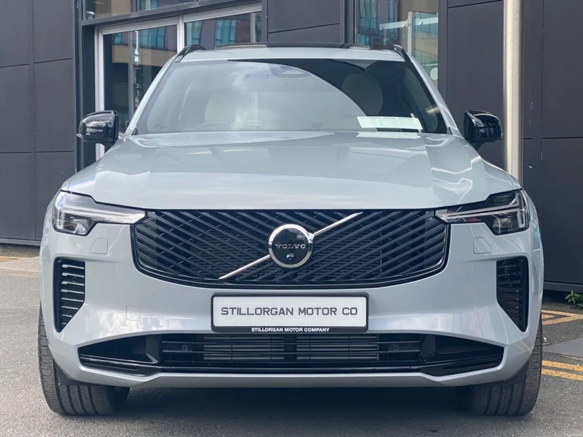 Volvo XC90 T8 Dark Plus AWD Auto (PHEV) - Image 2