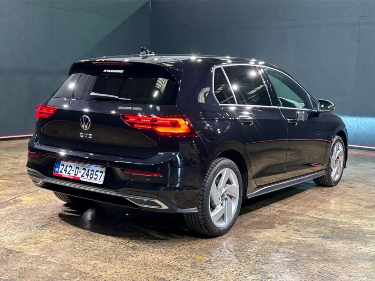 Volkswagen Golf HYBRID 1.4L TSI GTE SPEC - CRUISE - Image 4