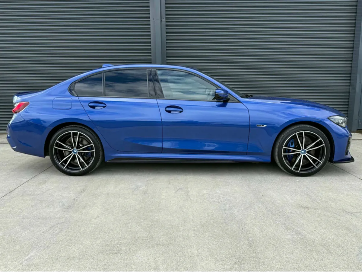 BMW 3-Series M SPORT AUTO Petrol Plug-in-Hybrid - Image 3