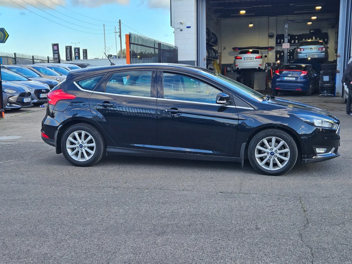 Ford Focus 1.5 TDCI Titanium - Image 2