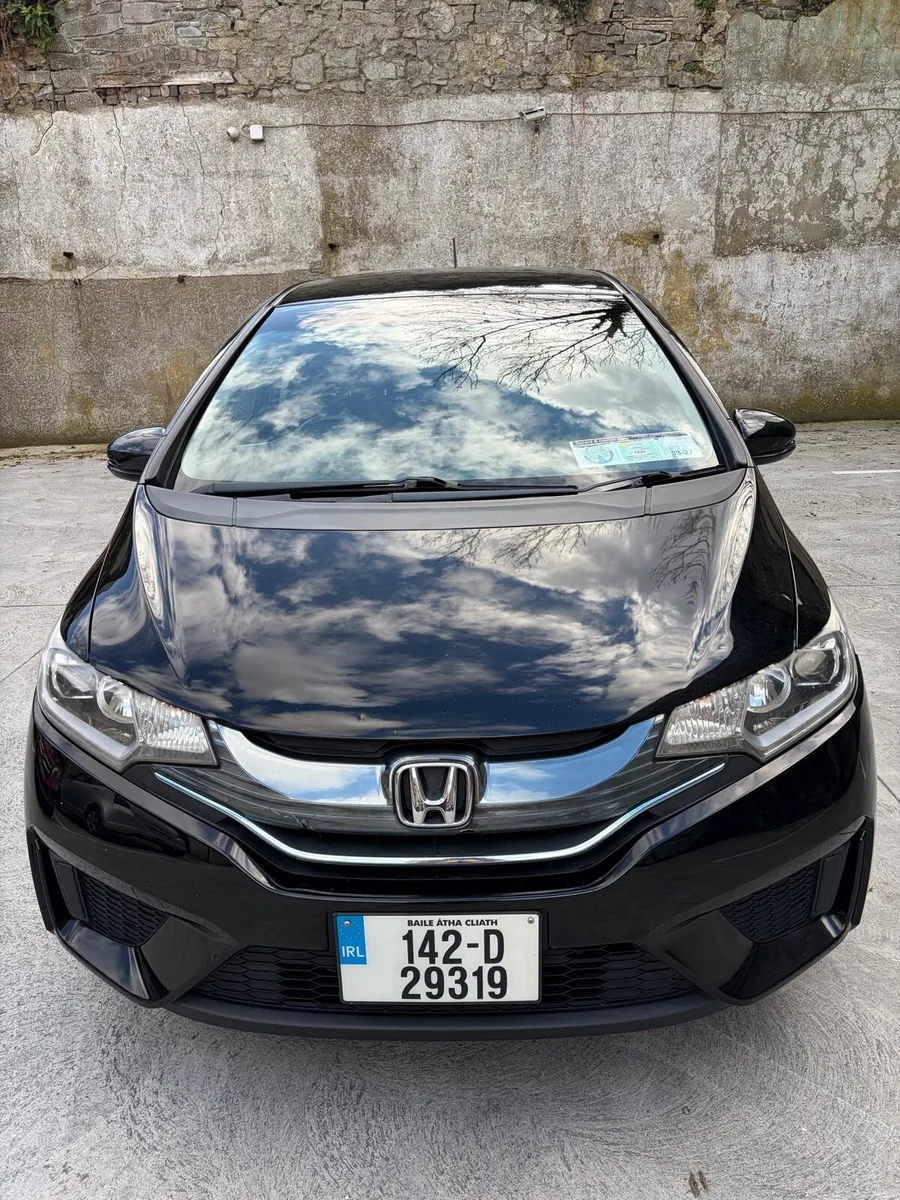 Honda fit hatchback petrol Hybrid Black - Image 1