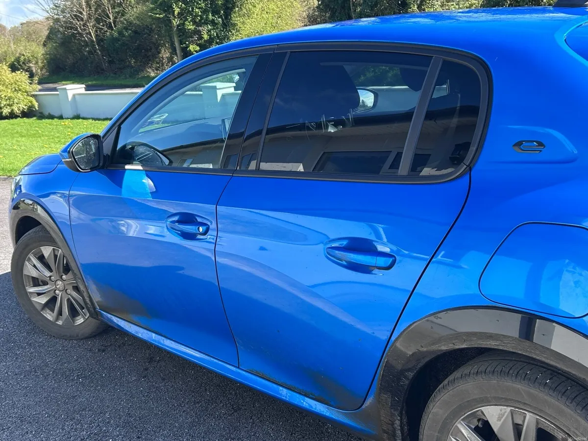 Peugeot 208 2021 - Image 1