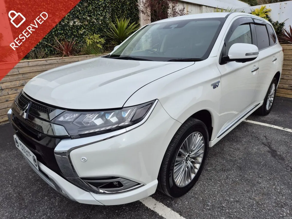 Mitsubishi Outlander 2.4 PHEV / INTENSE SAFETY PAC - Image 1